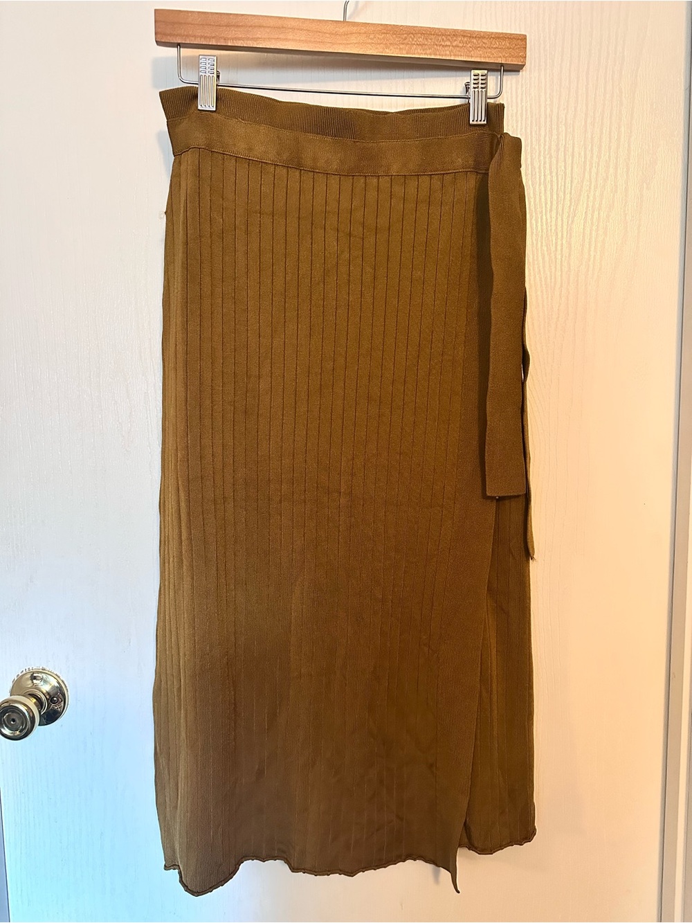 Free People Dark Gold Ribbed Faux Wrap Midi Sweater Skirt, size Medium